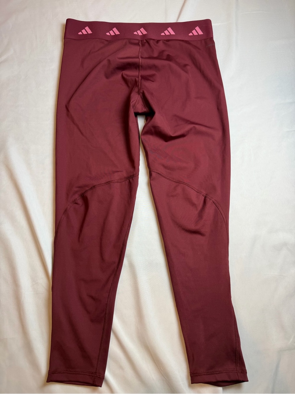 Adidas Techfit Burgundy Leggings with Pink Logo Waistband size Large - Picture 5 of 5